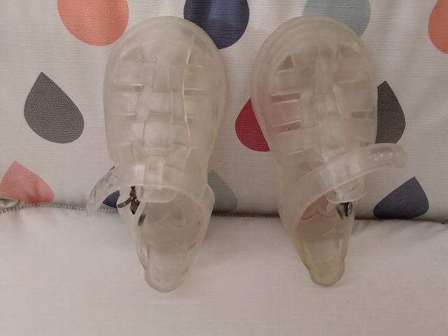 Escarpines y cangrejeras talla 17