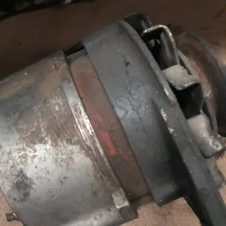 Alternador de tractor EBRO.