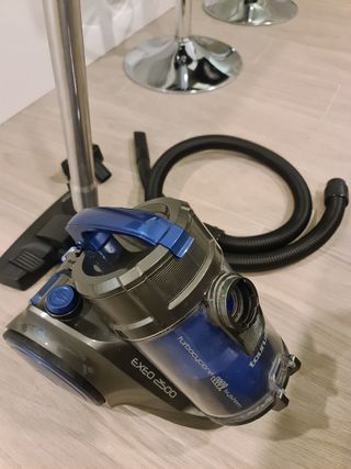 Aspirador sin bolsa Taurus EXEO 2500 (poco uso). de segunda mano por 45 EUR  en Reus en WALLAPOP