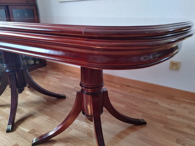 Mesa de comedor de madera maciza