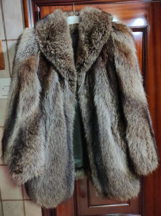 Abrigo 3\\/4 de piel de marmota de segunda mano por 110 EUR en Vigo en  WALLAPOP