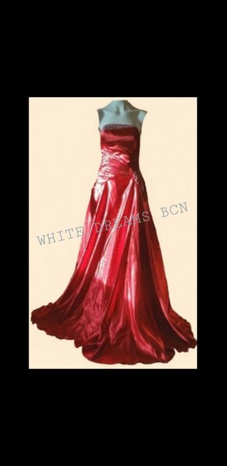 LIQUIDACIÓN-OUTLET VESTIDOS FIESTA NOVIA COMUNIÓN de segunda mano por 420  EUR en Barcelona en WALLAPOP
