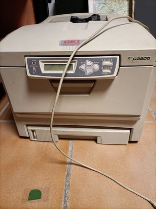 Impresora láser OKI C3200 de segunda mano por 15 EUR en Belicena en WALLAPOP