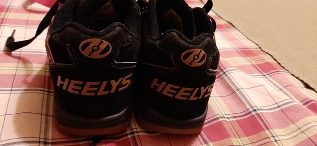 Bambas con ruedas talla 34 36,5 (hay 2)