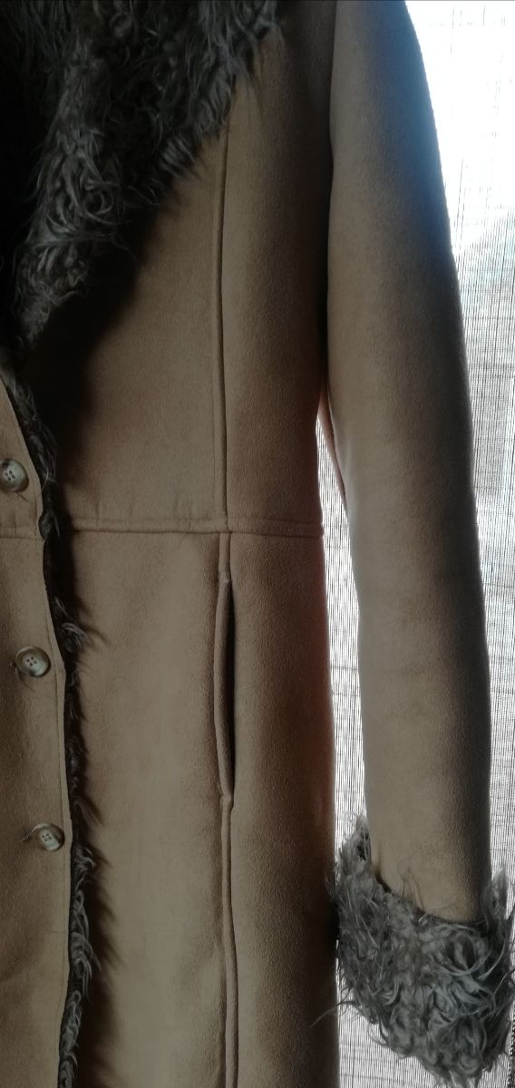 Abrigo de  antelina y borreguillo