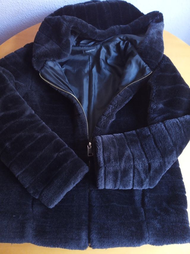 Abrigo de pelo negro