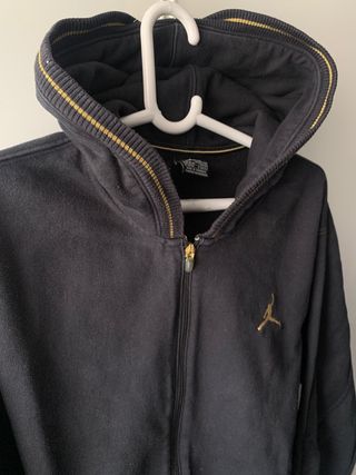 Chandal completo Gold Edition Jordan Black de segunda mano por 140 EUR en  Córdoba en WALLAPOP