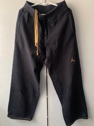 Chandal completo Gold Edition Jordan Black de segunda mano por 140 EUR en  Córdoba en WALLAPOP