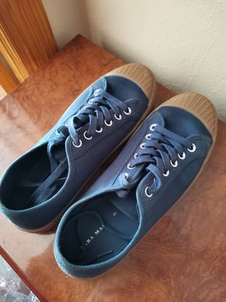 Zapatos marca Zara de segunda mano por 4 EUR en Alhaurín de la Torre en  WALLAPOP