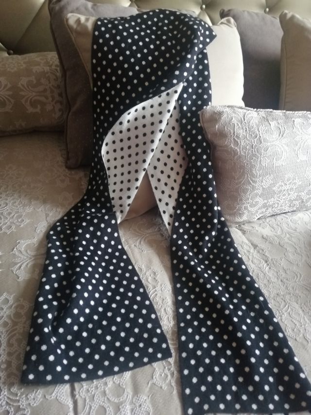 Preciosa bufanda a estrenar 50% lana