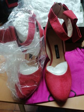 Zapato mujer cuple hecho en España de segunda mano por 60 EUR en Pontevedra  en WALLAPOP