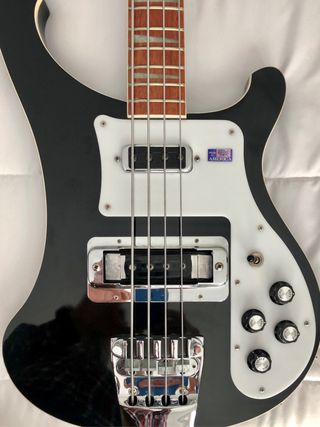 Bajo Rickenbacker de segunda mano en WALLAPOP