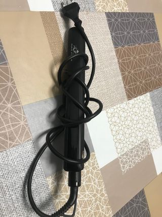 PLANCHA DE PELO PARIS HILTON de segunda mano por 20 EUR en Sabadell en  WALLAPOP