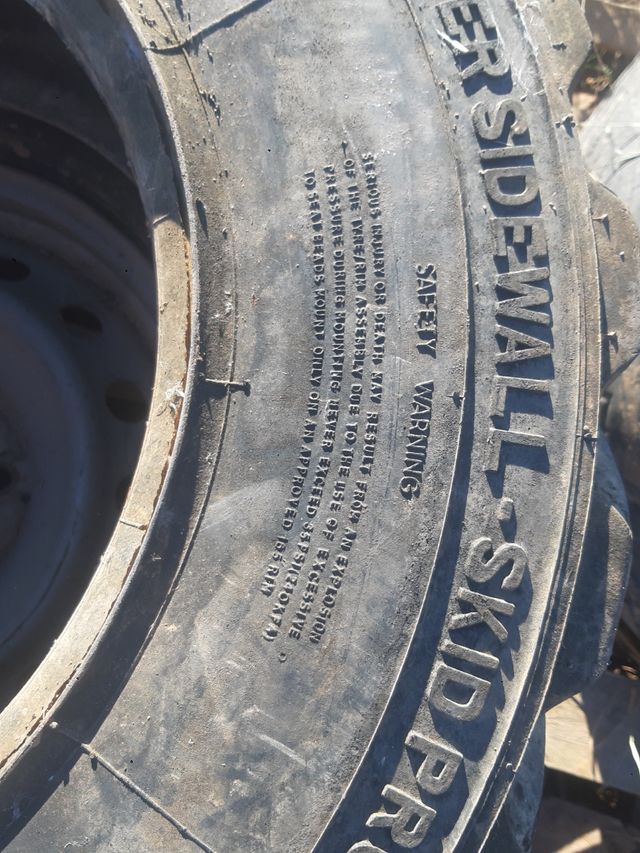 rueda neumático maquinarias mini