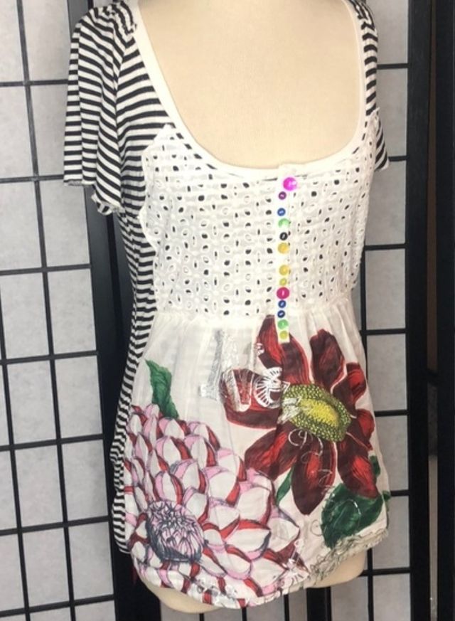 camiseta desigual talla M