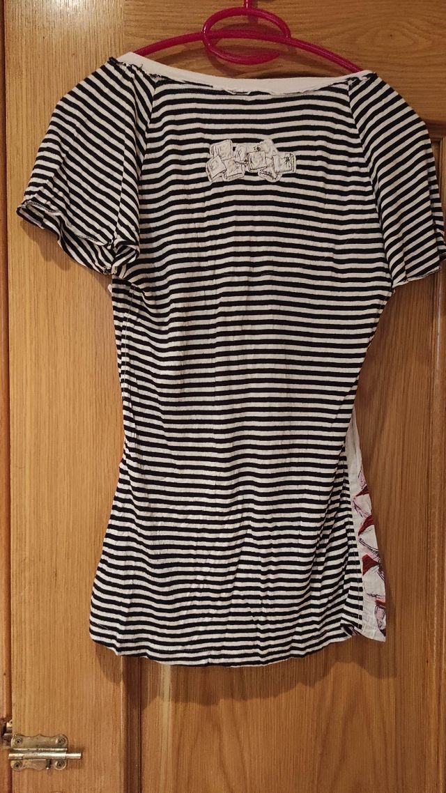 camiseta desigual talla M