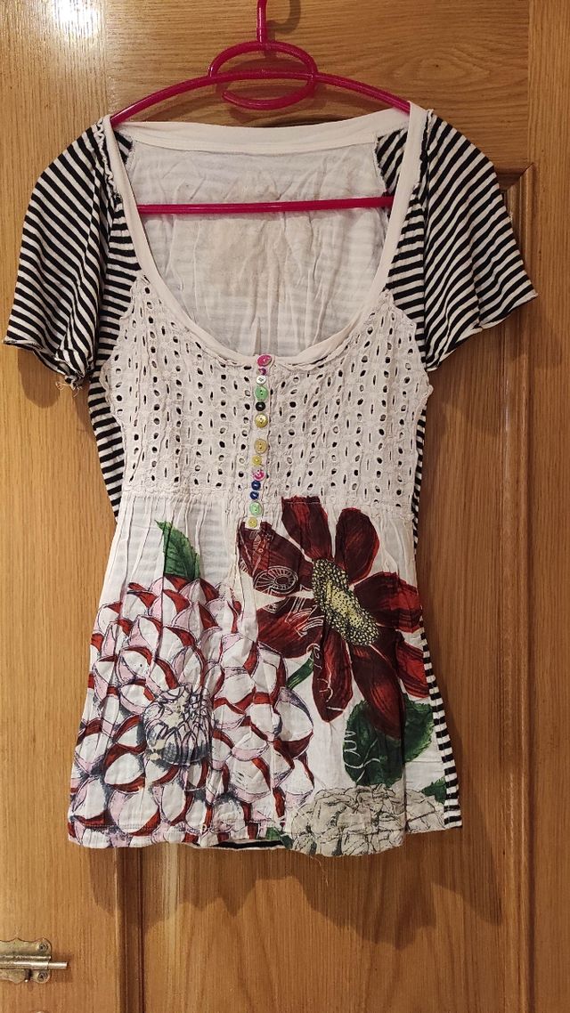 camiseta desigual talla M