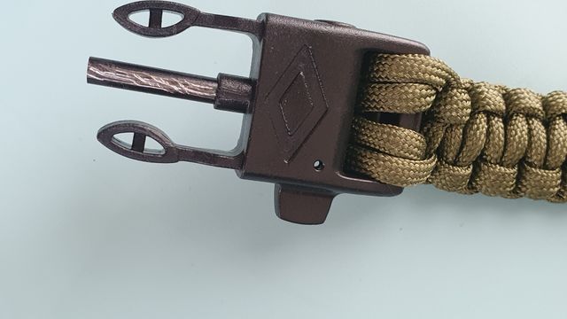 Pulsera de Supervivencia