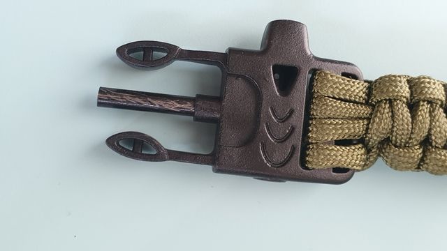 Pulsera de Supervivencia