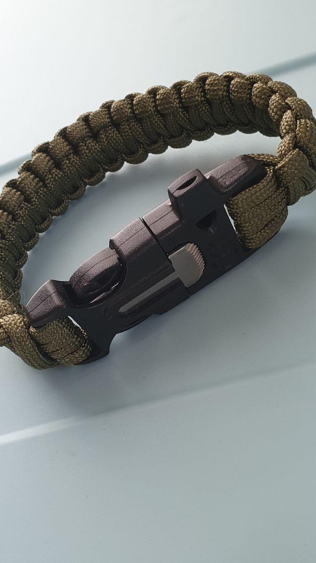 Pulsera de Supervivencia