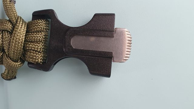 Pulsera de Supervivencia