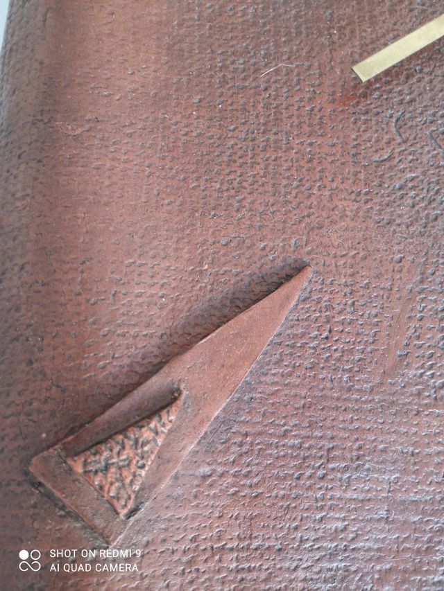 Relógio de cerâmica.