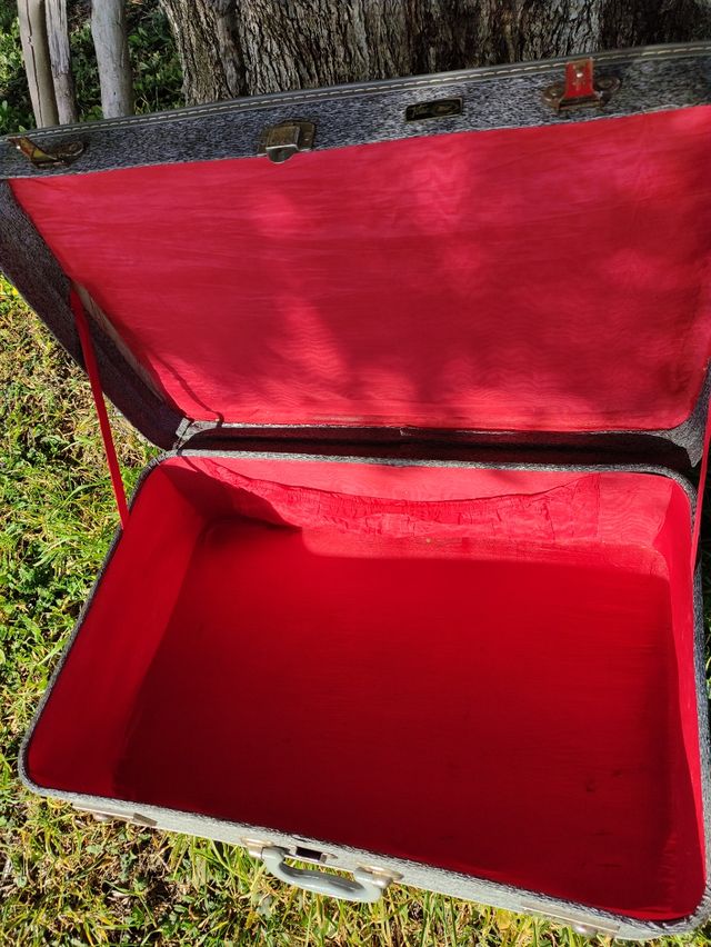 Maleta vintage marca Mik