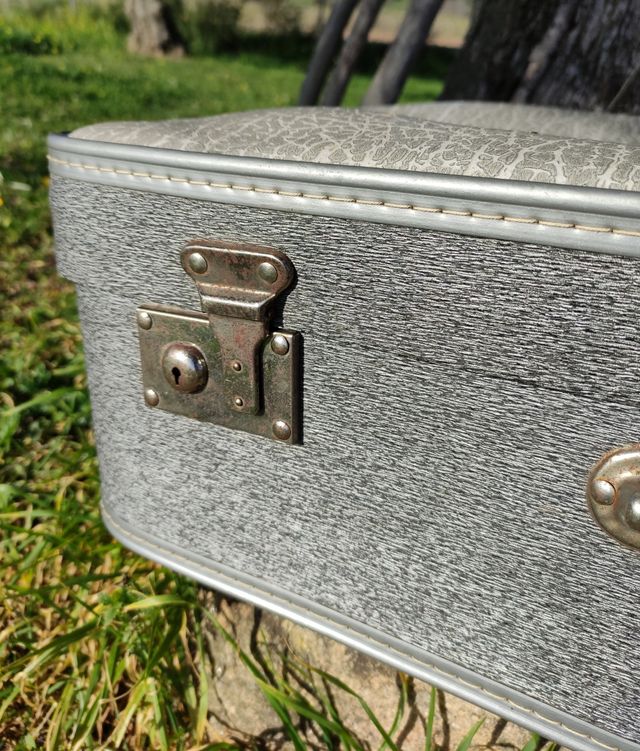 Maleta vintage marca Mik