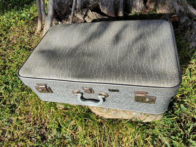 Maleta vintage marca Mik