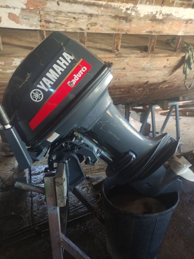 yamaha-enduro-40-hp-2t-2015-de-segunda-mano-por-1-800-eur-en-sant