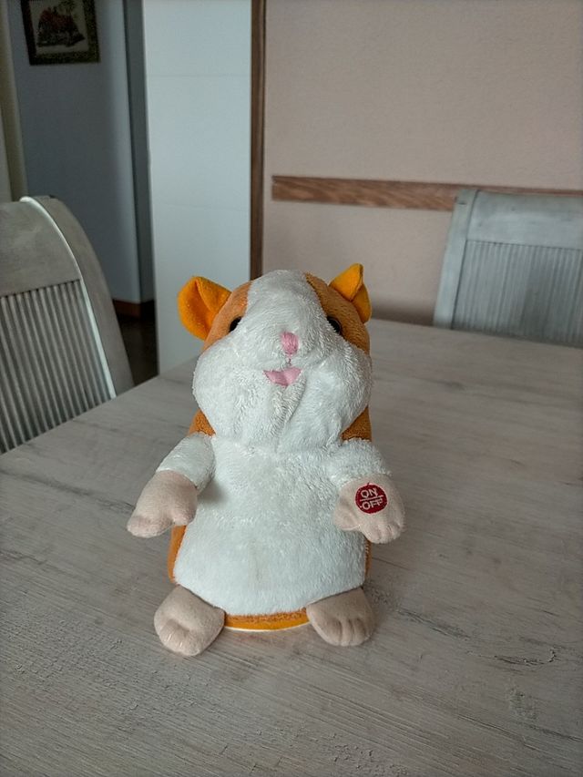 Peluche Hamster parlante.