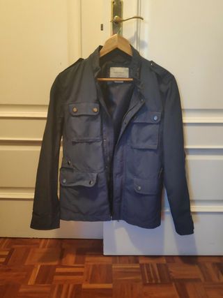 Chaqueta sahariana hombre azul marino Zara de segunda mano por 40 EUR en  Madrid en WALLAPOP