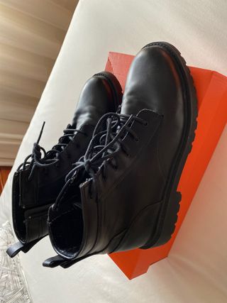 Botas militares de segunda mano por 12 EUR en San Fernando de Henares en  WALLAPOP