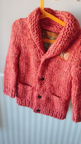 Chaqueta gorda lana niño, T 6 de segunda mano por 2 EUR en Zaragoza en  WALLAPOP