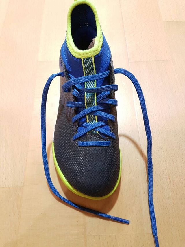 Botas fútbol. ¡SIN USAR!