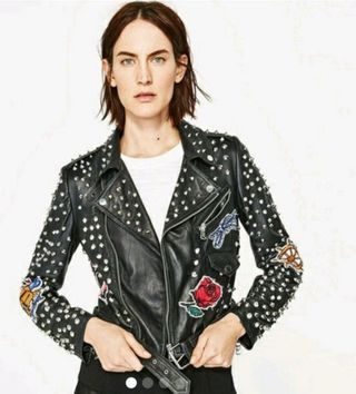 CAZADORA PIEL TACHAS ZARA-NUEVA CON ETIQUETA de segunda mano por 149,99 EUR  en Huelva en WALLAPOP