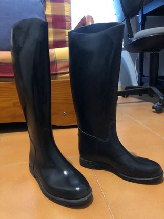 Botas de agua \\/ equitación \\/ dechathlon \\/ mujer de segunda mano por 8  EUR en Alcalá de Guadaíra en WALLAPOP