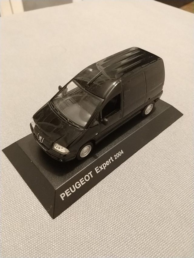 Peugeot Expert mkI restyling 2004 1/43 de Norev