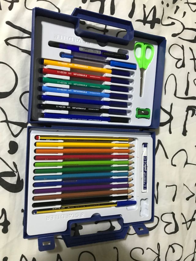 Estuche maletín de rotuladores y pinturas