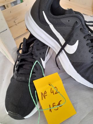 Nike número 42 de segunda mano por 15 EUR en Palencia en WALLAPOP