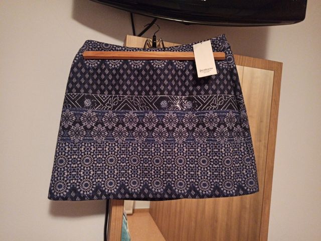 falda Stradivarius talla 38