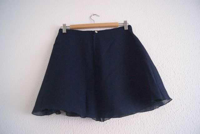 Minifalda gasa azul marino