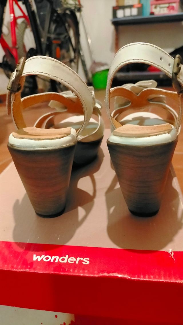 Zapatos Wonders