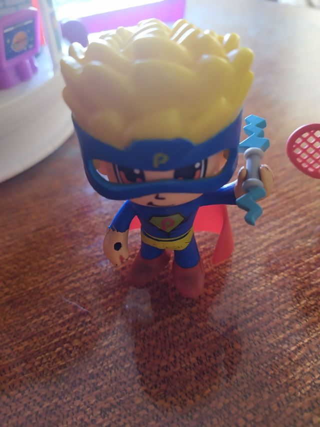 Pin y pon Superhéroe y deportista