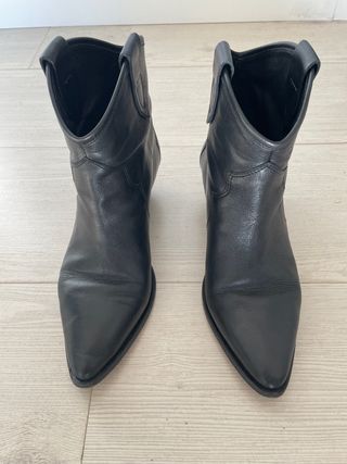 Botas Isabel Marant de segunda mano por 195 EUR en Beasain en WALLAPOP