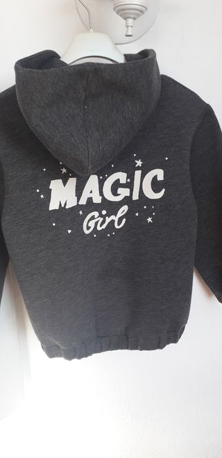 Sudadera Zara neopreno de segunda mano por 5 EUR en Barcelona en WALLAPOP