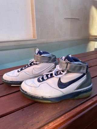 Nike Air Force talla 42.5 de segunda mano por 30 EUR en Pozuelo de Alarcón  en WALLAPOP