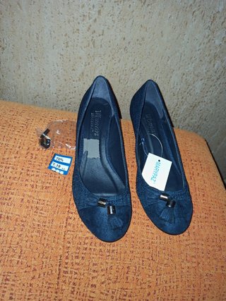 Zapatos tacón azul, de Marypaz de segunda mano por 5 EUR en Camas en  WALLAPOP
