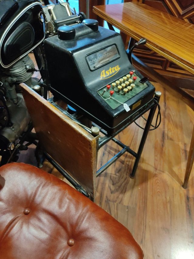 maquina sumadora antigua Astra de 1922.