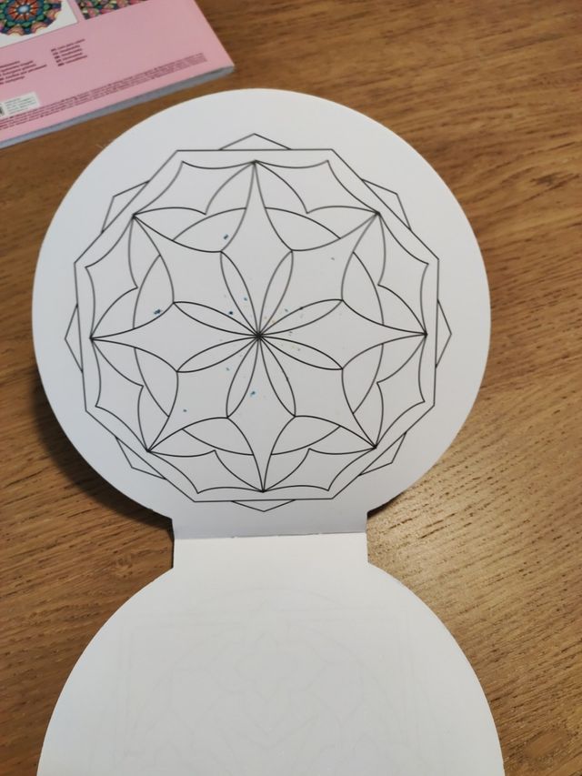 Dos libros de mandalas para colorear